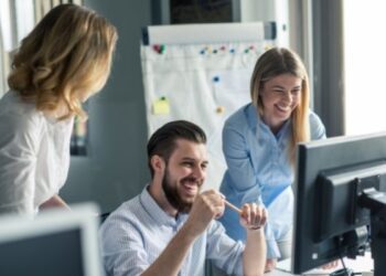 Por que uma empresa deve construir uma força de trabalho diversificada