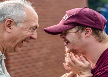 Síndrome de Down: por que a inclusão no mercado de trabalho é importante?