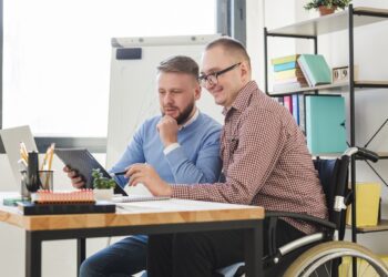 A tecnologia na inclusão ajuda pessoas com deficiência a entrarem no mercado de trabalho