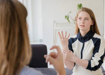 Tipos de deficiência auditiva e como fazer a inclusão no ambiente de trabalho