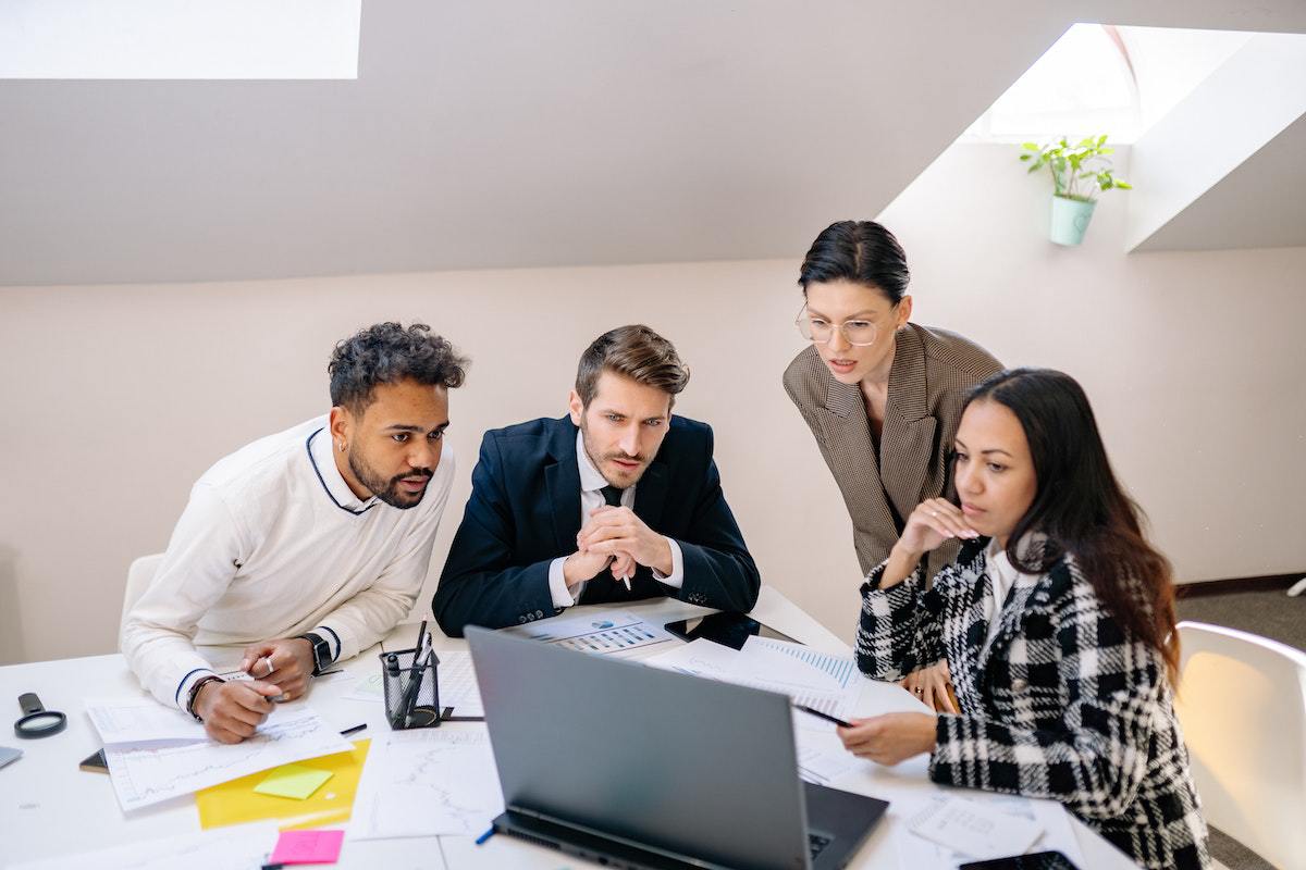 Como combater ações preconceituosas e estimular a inclusão no trabalho ...