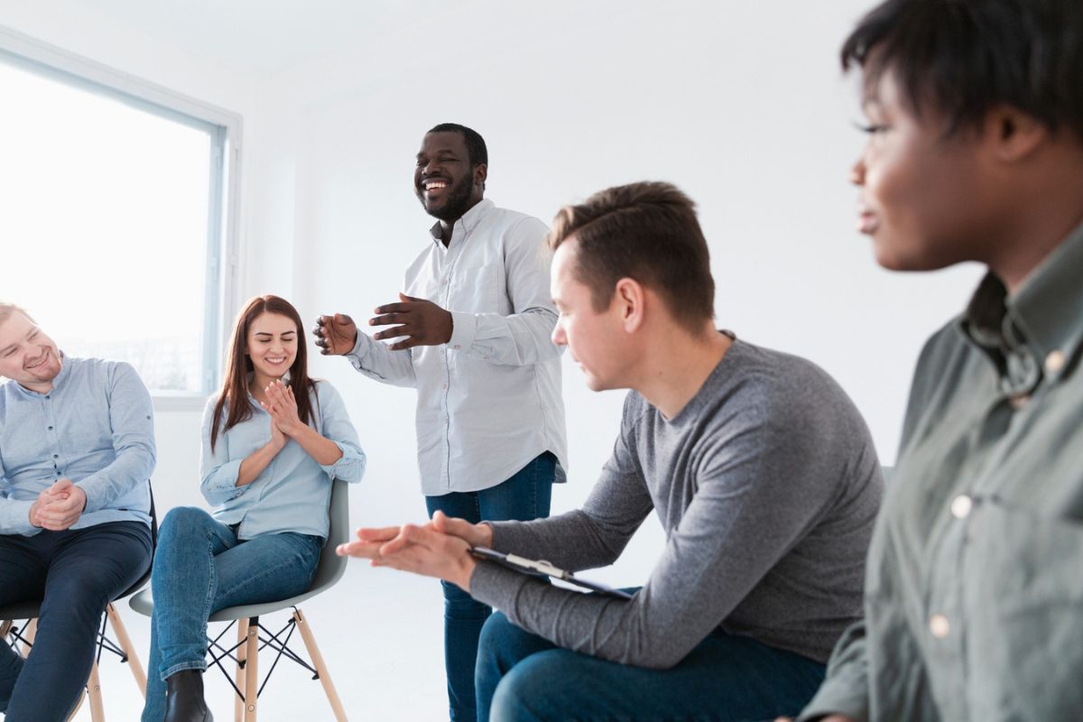 Dicas de treinamento comportamental para educar seus funcionários sobre diversidade e inclusão