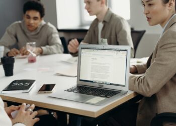 Comunicação visual: o que é e como ela ajuda pessoas com deficiência nas empresas