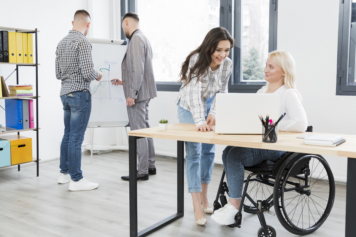 Como a pessoa com deficiência pode se adaptar ao trabalho híbrido?