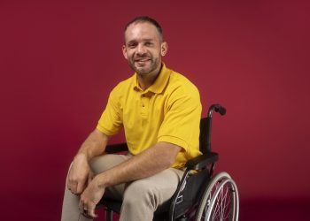 Como facilitar a adaptabilidade de uma pessoa com deficiência física na empresa?