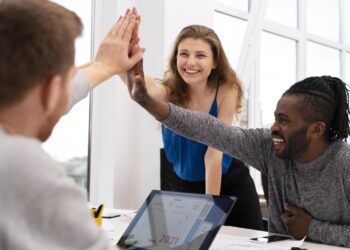 Por que investir em curso de gestão de pessoas e liderança para seus gestores e RH?