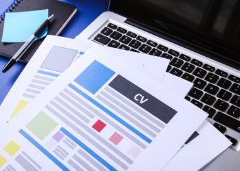 Como fazer a triagem de currículos de forma inclusiva?