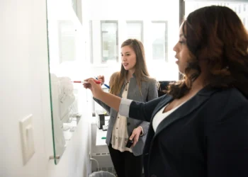 Deve ser informado no CAGED se o empregado possui alguma deficiência?