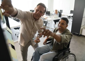 Desenvolvimento profissional de pessoas com deficiência: programas e benefícios