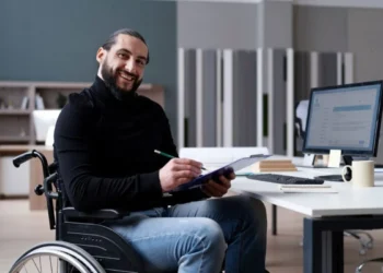 Estratégias para fomentar a autonomia de colaboradores com deficiência