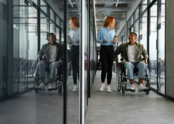 Desafios de mobilidade no trabalho para pessoas com deficiência física